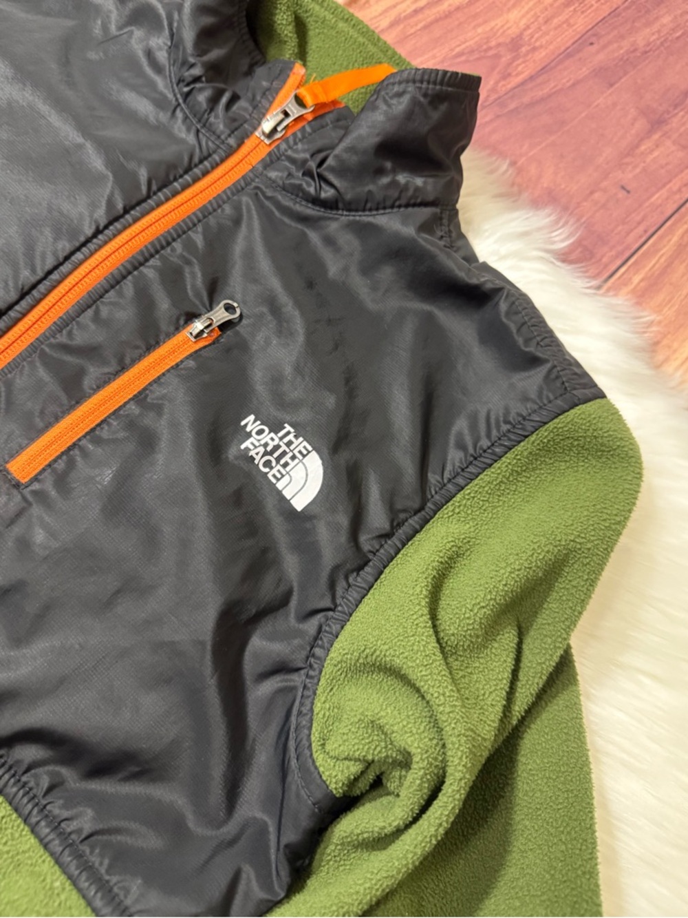 The North Face Fleece Zip Up Jacket - Boys Size Medium (10/12) - Picture 12 of 16